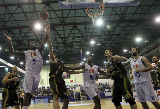 «Έσπασε το ρόδι» ο Πανελευσινιακός απέναντι στην ΑΕΚ