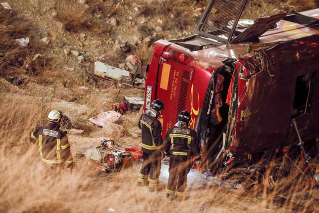 Λεωφορείο έπεσε σε χαράδρα στην νοτιοανατολική Ισπανία, τουλάχιστον 14 νεκροί
