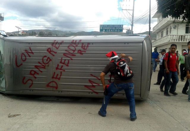 Ξεχειλίζει η οργή στο Μεξικό για την δολοφονία των 43 φοιτητών
