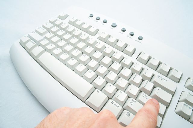 Αθλητής συνελήφθη για παραβιάσεις απορρήτου μέσω Διαδικτύου