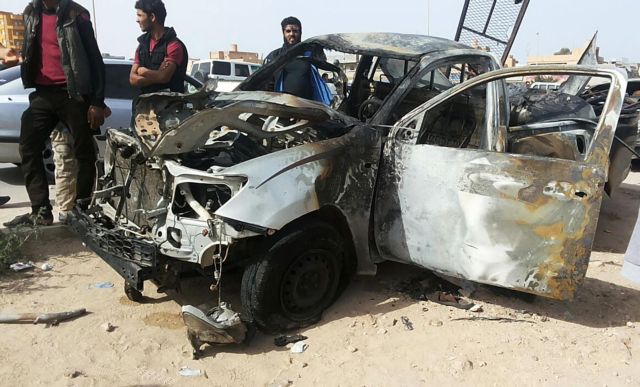 Λιβύη: Βομβιστικές επιθέσεις στις πρεσβείες Αιγύπτου και Αραβικών Εμιράτων
