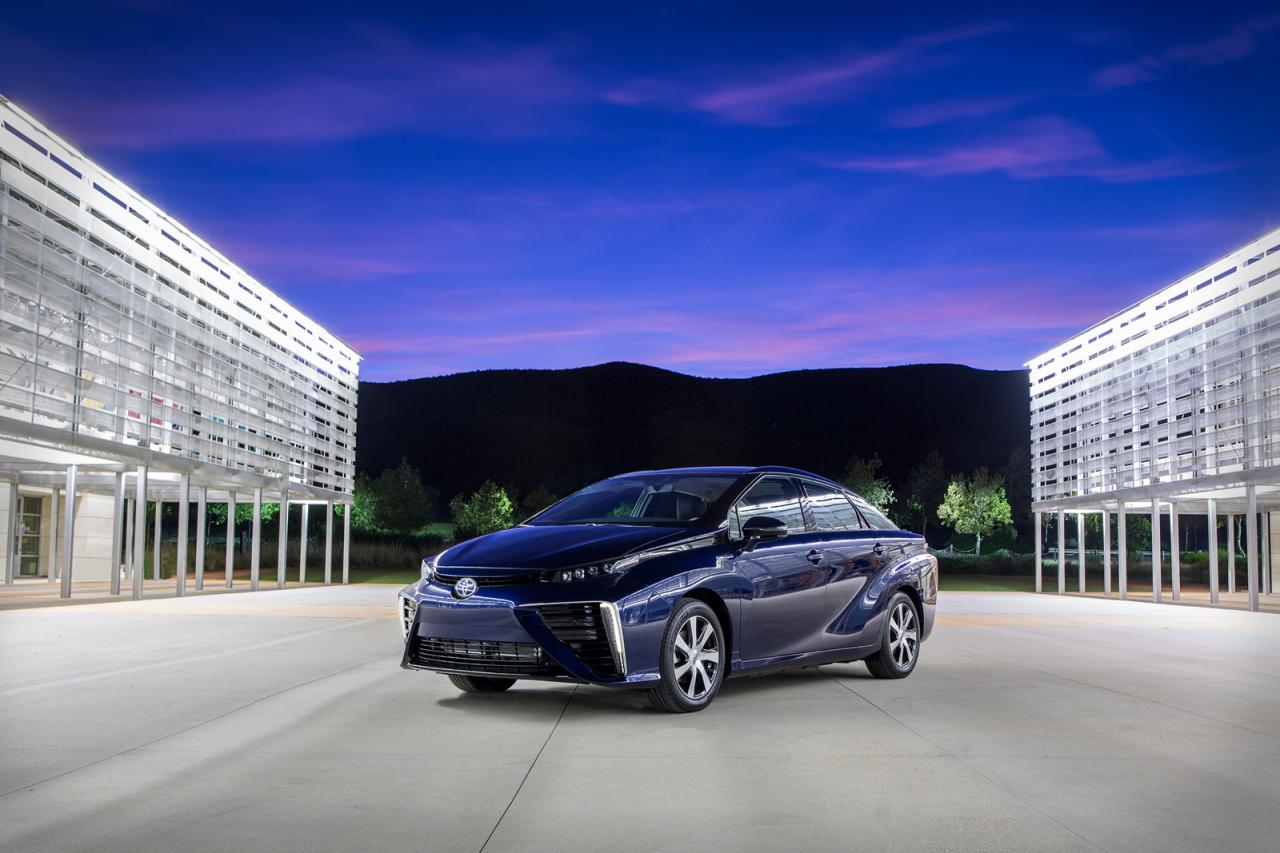 Toyota Mirai 2016: Το υδρογονοκίνητο μέλλον… τώρα