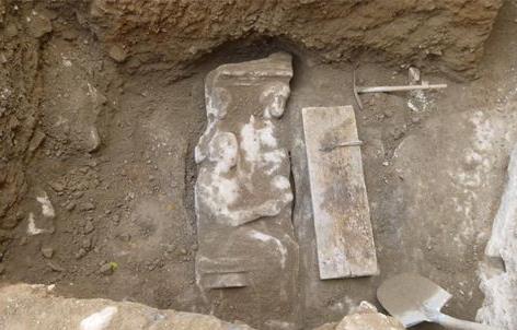 Αττική επιτύμβια στήλη βρέθηκε στην ανασκαφή του Κεραμεικού