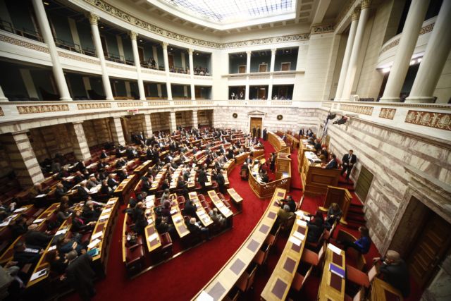 Χωρίς την έγκριση της τρόικας στη Βουλή ο Προϋπολογισμός 2015