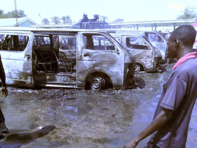 Αιματοχυσία από βομβιστική επίθεση σε σταθμό λεωφορείων στη Νιγηρία