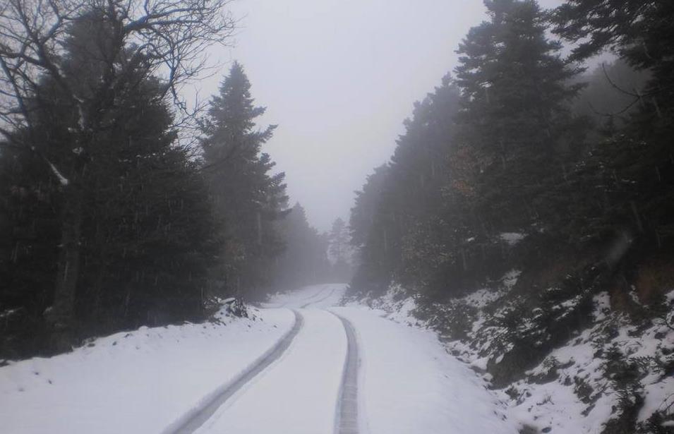 Τσουχτερό κρύο σε όλη τη χώρα, χιόνια και στην Εύβοια