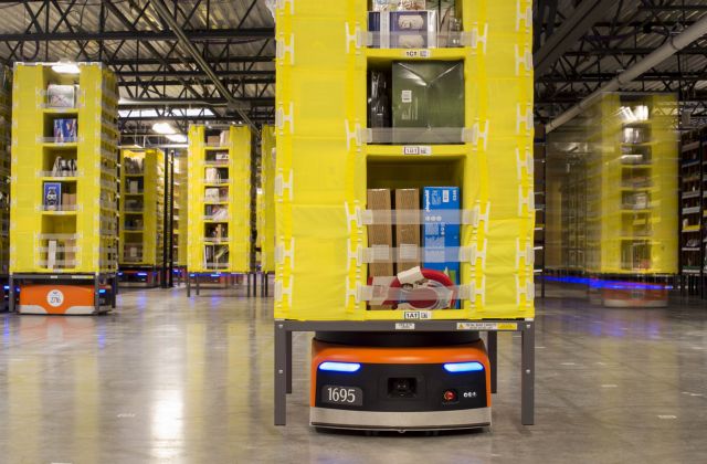 Χιλιάδες ρομποτικοί κουβαλητές στις αποθήκες της Amazon
