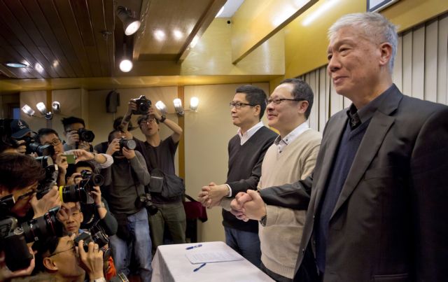 Χονγκ Κονγκ: Οι ιδρυτές του Occupy καλούν τους διαδηλωτές σε αποχώρηση