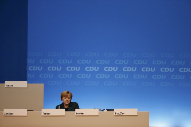 Με «σοβιετικό ποσοστό» η Μέρκελ και πάλι στην ηγεσία του CDU