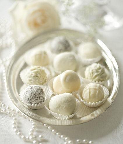 Κουφέτα, cup cakes, μακαρόν και άλλες λιχουδιές