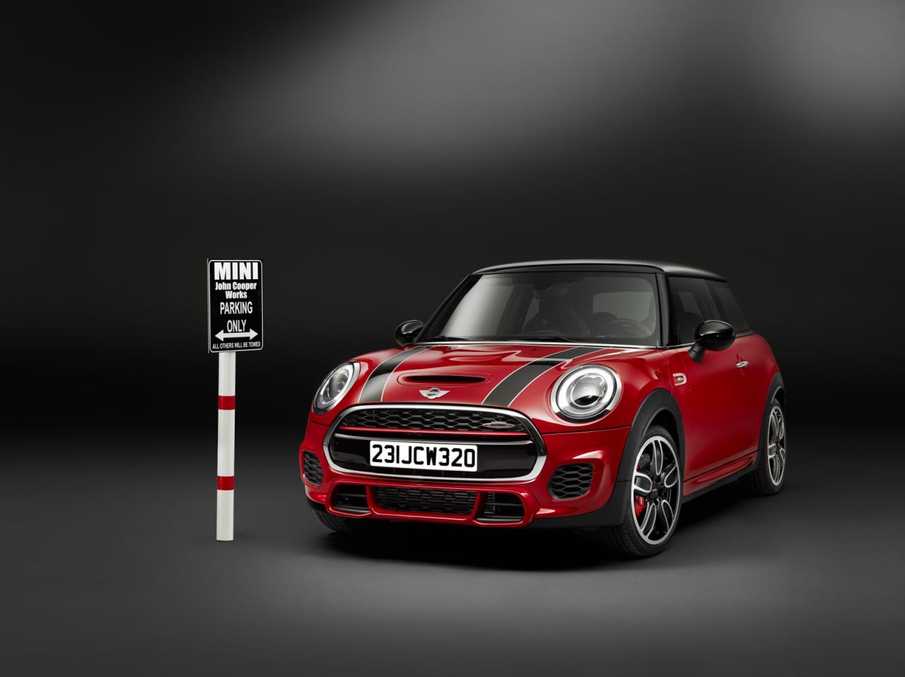 ΜΙΝΙ Ηatchback JCW 2015: Με 231 ίππους και τον ισχυρότερο κινητήρα της ΜΙΝΙ «ever»