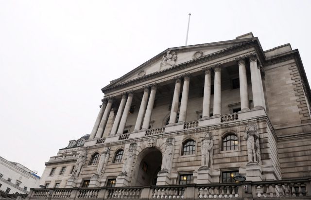 Η S&P διατηρεί το «ΑΑΑ» για τη Βρετανία, αλλά εκφράζει επιφυλάξεις