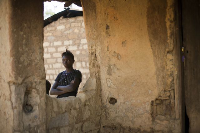 ΠΟΥ: Στους 6.583 οι νεκροί από την επιδημία του ιού Έμπολα