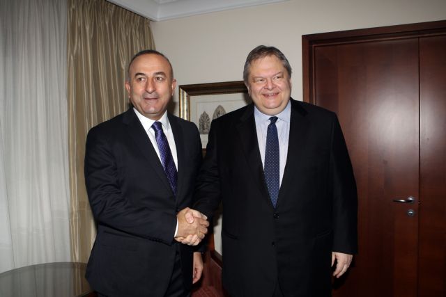 Πρόταση Τσαβούσογλου σε Βενιζέλο να επισκεφθούν τον Ν.Αναστασιάδη