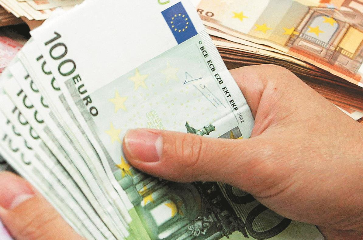 Επαγγελματίες και έμποροι ζητούν να μην αυξηθεί ο ΦΠΑ στον τουρισμό