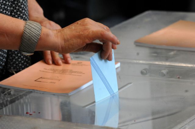 Η Εφορία δέσμευσε το εκλογικό επίδομα δημοτικών υπαλλήλων στη Λάρισα