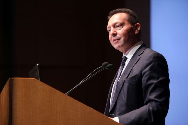 Στουρνάρας: Κίνδυνος ανεπανόρθωτης βλάβης από τη μείωση της ρευστότητας