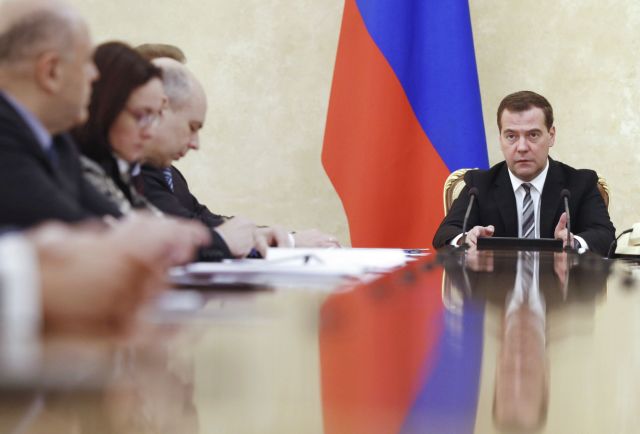 Μεντβέντεφ: Διαθέτουμε πόρους για την αντιμετώπιση της νομισματικής κρίσης