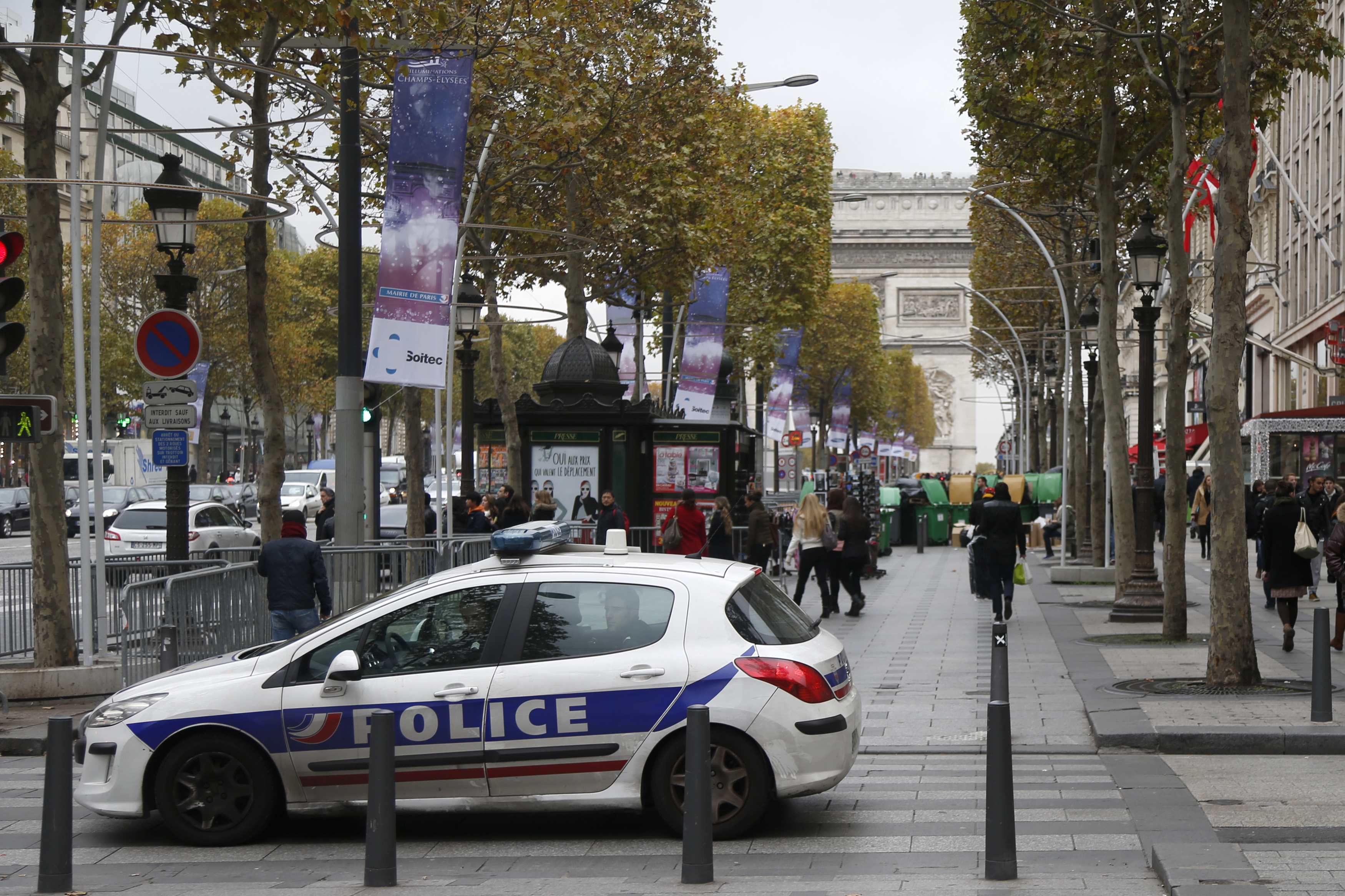 Γαλλία: Οδηγός έπεσε πάνω σε πεζούς φωνάζοντας «ο Θεός είναι μεγάλος»