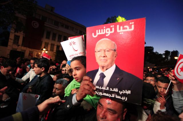 Η Τυνησία εκλέγει πρόεδρο για πρώτη φορά σε δημοκρατικές κάλπες