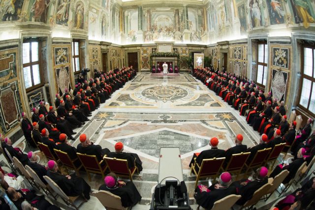 Άστραψε και βρόντηξε ο Πάπας κατά της γραφειοκρατίας του Βατικανού