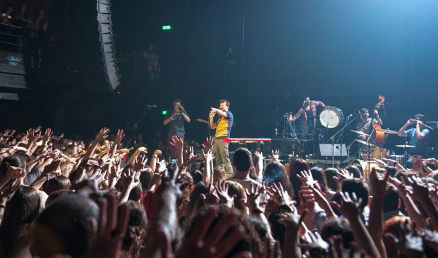 Παραμονή Πρωτοχρονιάς στο Θησείο με τον Κωστή Μαραβέγια