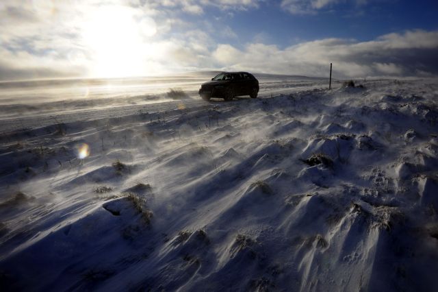 Βρετανία: Σε κλοιό κακοκαιρίας η χώρα, προβλήματα στις μετακινήσεις