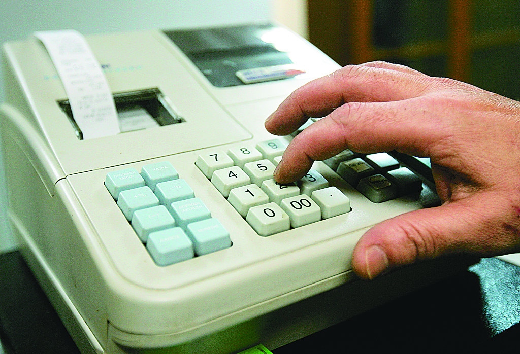 Ποιοι επαγγελματίες απαλλάσσονται από τη χρήση ταμειακών μηχανών
