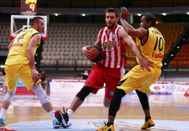 Εύκολες νίκες για τους «αιώνιους» στο ΣΕΦ και το ΟΑΚΑ