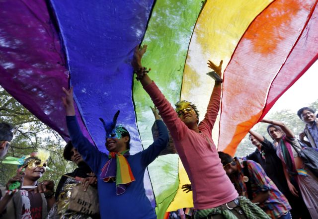 Κλινικές «αποθεραπείας» για ομοφυλόφιλους φτιάχνει η Ινδία