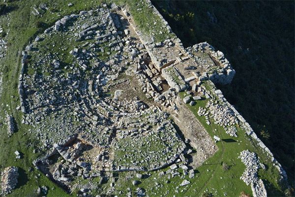 Αποκαλύπτεται το αρχαίο θέατρο της Πλατιάνας