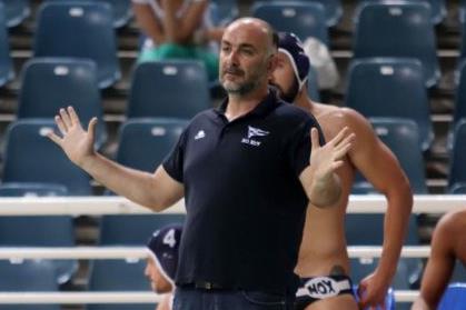 Ο Μάκης Βολτυράκης στον πάγκο της Γλυφάδας