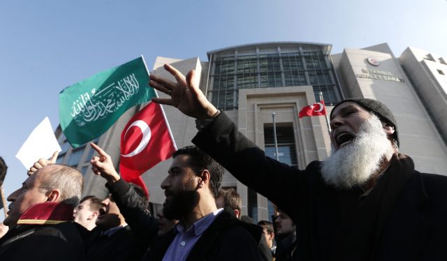 Τουρκία: Έρευνα κατά της Cumhuriyet για δημοσίευση σκίτσων της Charlie Hebdo