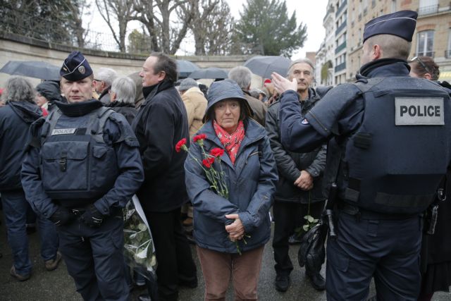 Συλλήψεις στο Παρίσι για «υποστήριξη» στους δράστες των επιθέσεων