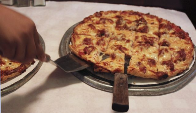 Πώς να «κλέψετε» πίτσα και να μην το καταλάβει... κανείς
