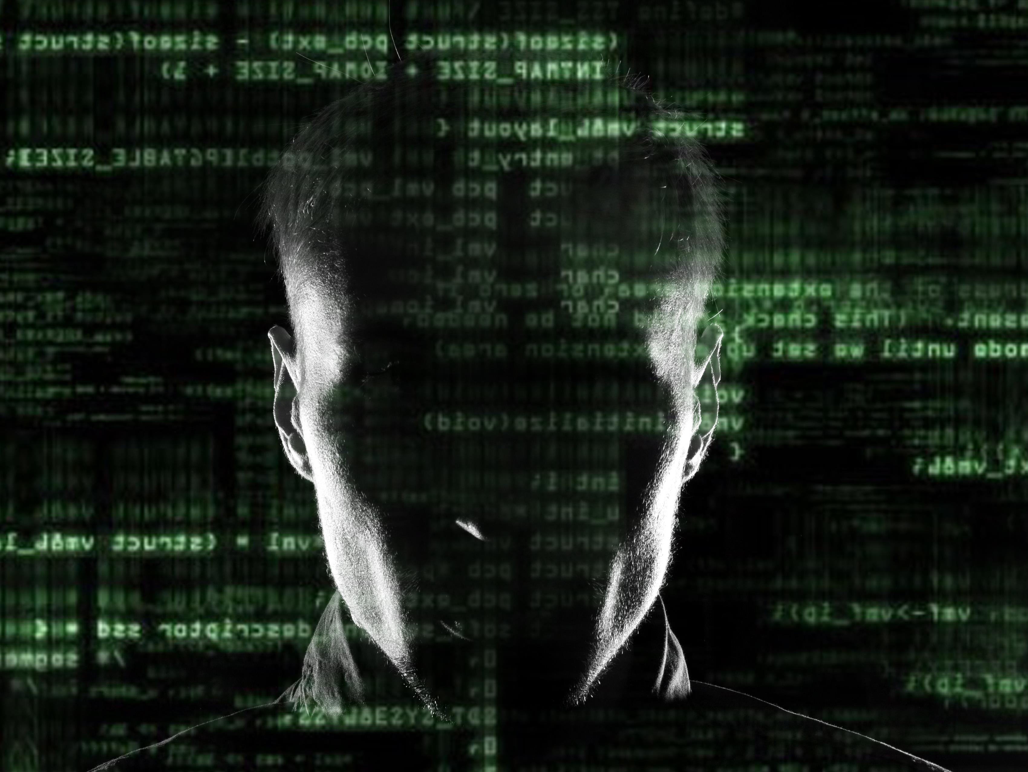 Κατεπείγουσα έρευνα για τις παρακολουθήσεις τηλεφώνων