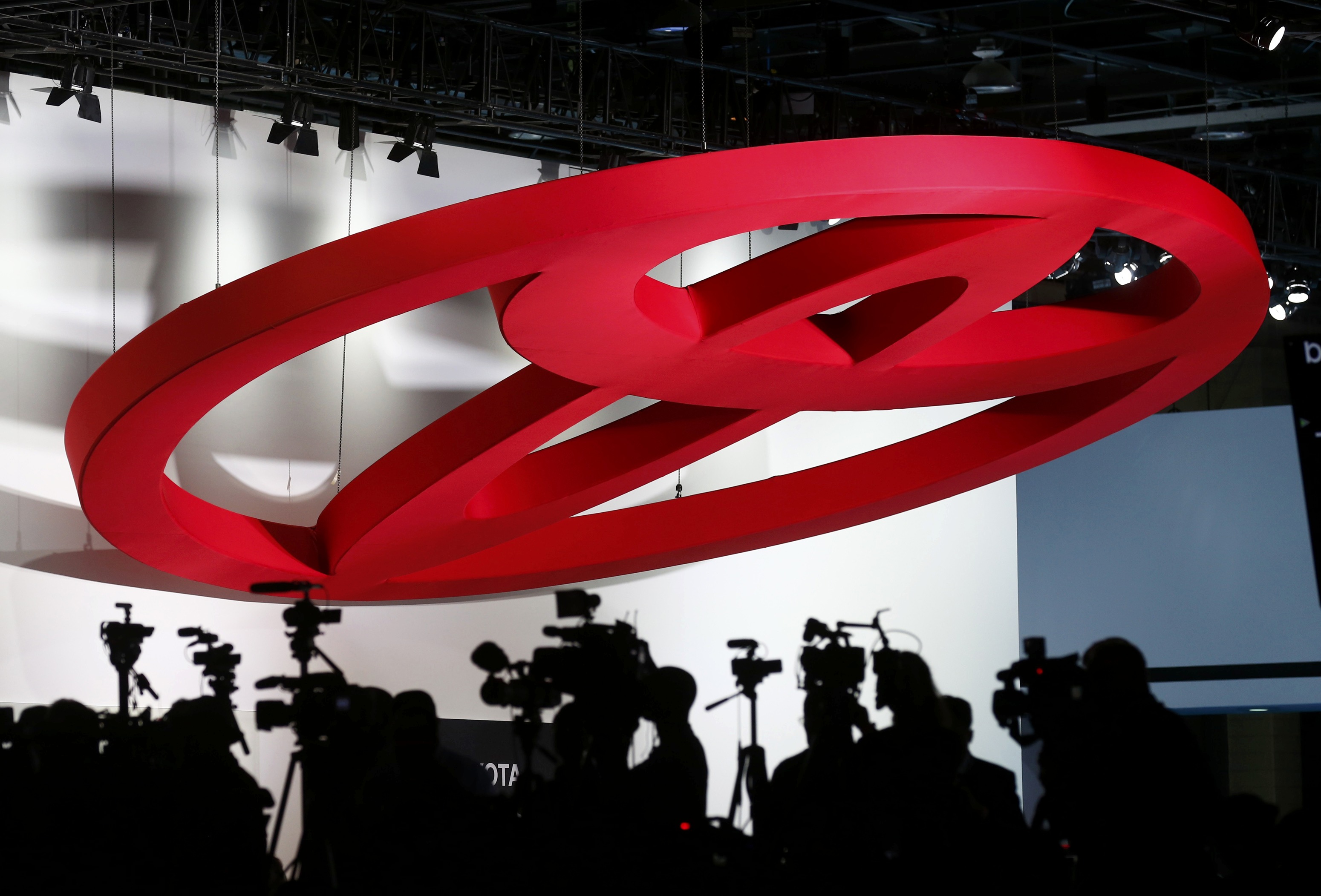 H Toyota παραμένει στο Νο1 της παγκόσμιας κατάταξης πωλήσεων -και- για το 2014