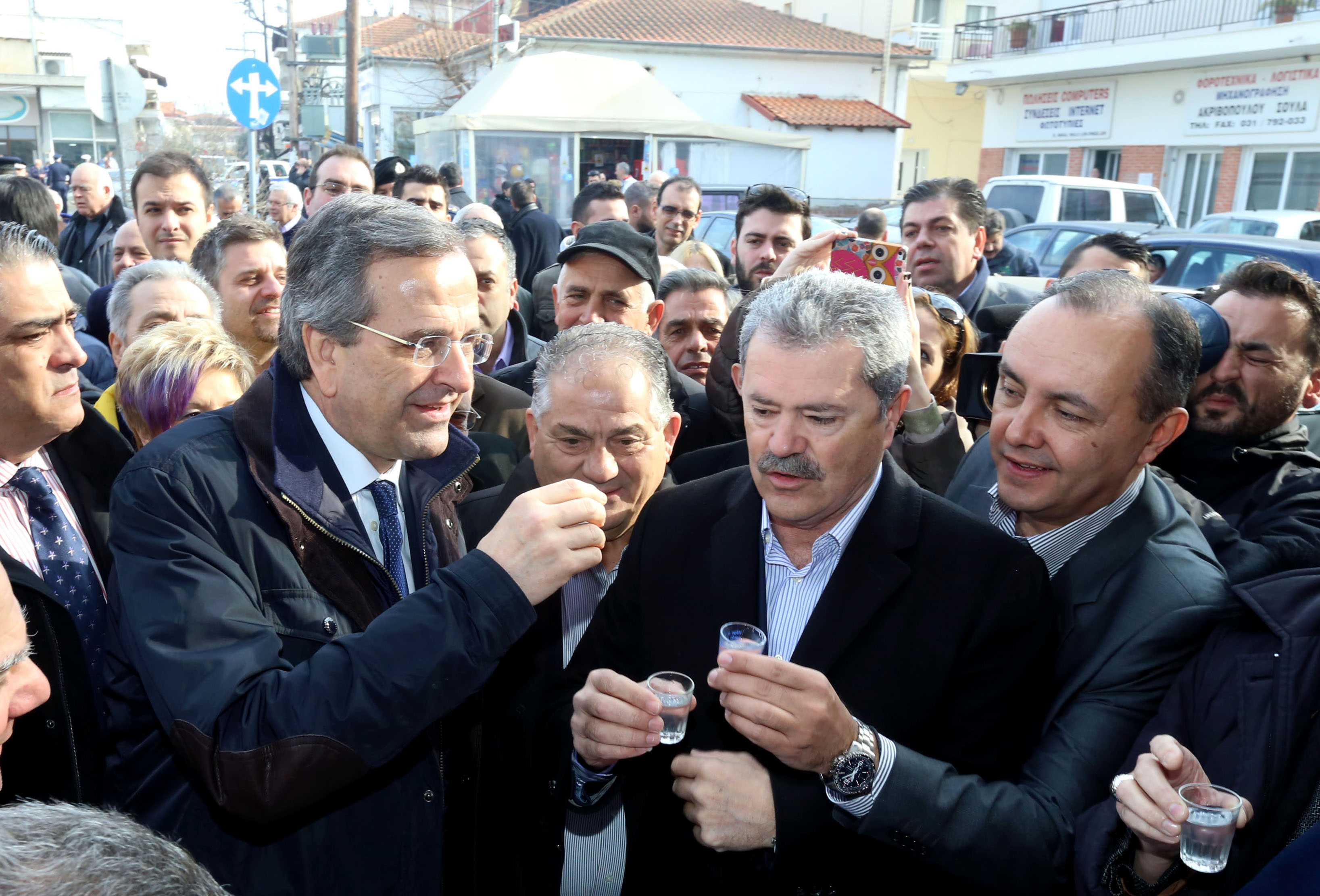 Σαμαράς: Σήμερα η υπογραφή για τις αποζημιώσεις στους ροδακινοπαραγωγούς