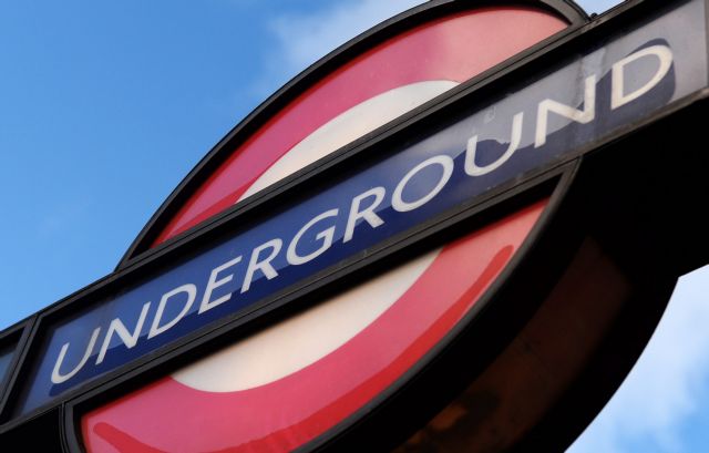Μαχαίρωσαν στο πρόσωπο υπάλληλο του Μετρό στο Λονδίνο