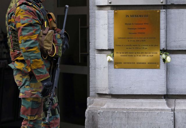 Πιθανό συνεργό του δράστη της επίθεσης στο Εβραϊκό Μουσείο αναζητεί το Βέλγιο