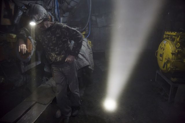 Σχεδόν 500 ανθρακωρύχοι εγκλωβίστηκαν σε ορυχείο στο Ντονέτσκ