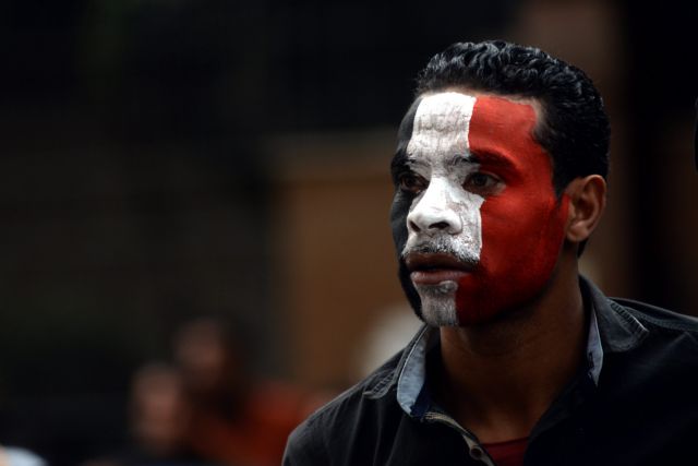Ελεύθεροι οι γιοι του Μουμπάρακ, ενώ οι νεκροί διαδηλωτές φτάνουν τους 17