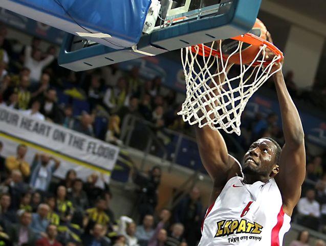 Στο νοσοκομείο ο Ντάνστον με ενοχλήσεις στο στομάχι