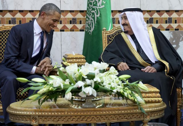 Ο βασιλιάς Σαλμάν υποδέχθηκε τον Ομπάμα στη Σαουδική Αραβία
