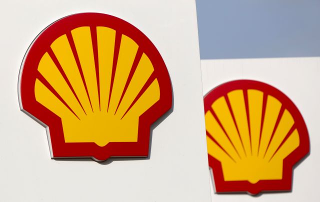 Bloomberg: Περικοπές δαπανών 15 δισ. δολαρίων από την Shell