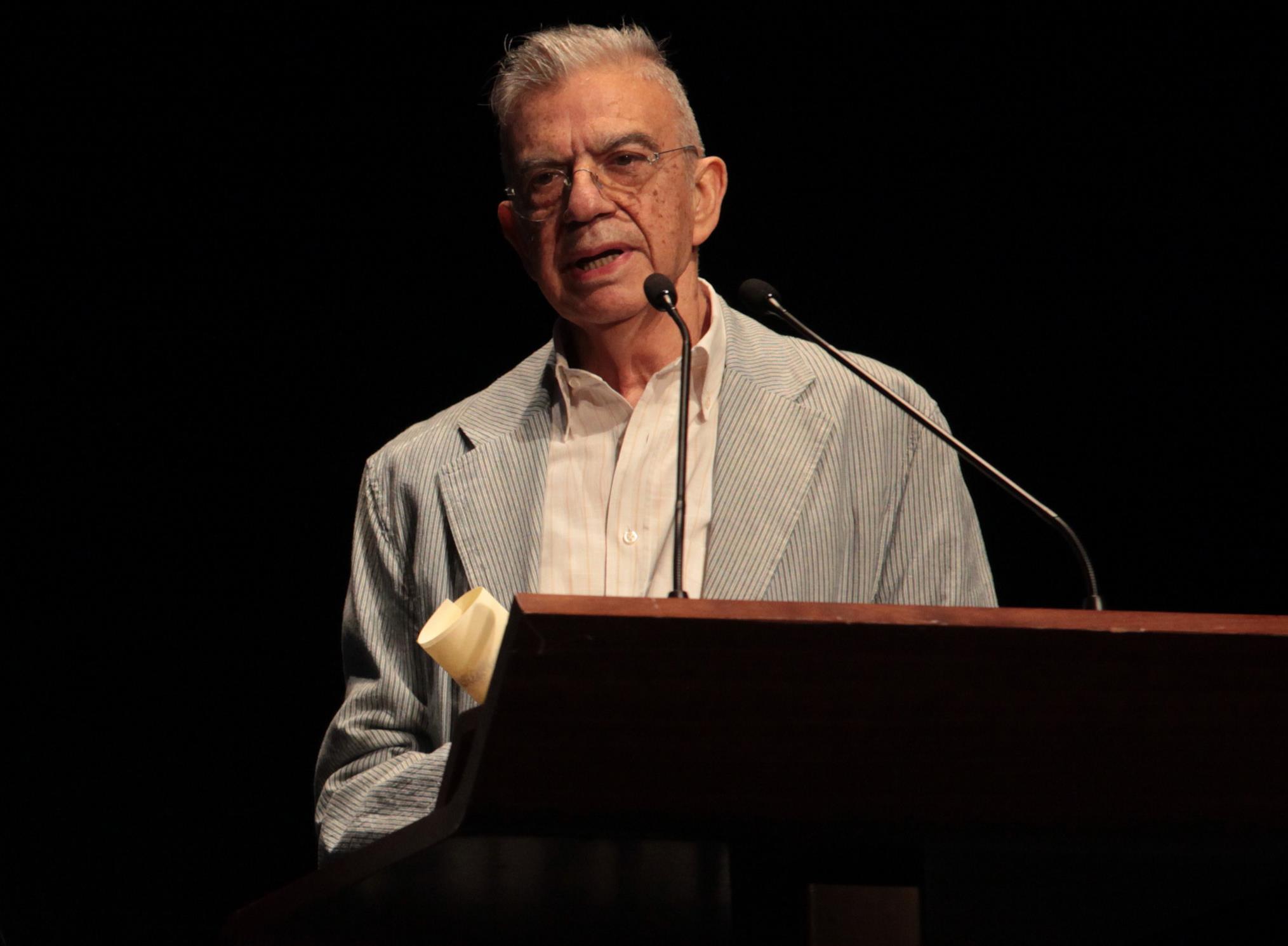 Βραβείο «Μένη Κουμανταρέα» από την Εταιρεία Συγγραφέων