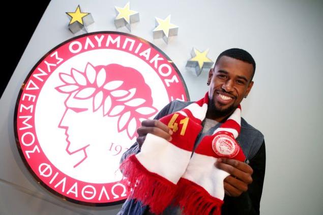 Υπέγραψε ο Σαντάνα και πήρε τη θέση του Γκαζαριάν που… χαιρέτησε