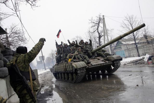 Εκατό χιλιάδες άνδρες «ρίχνουν» οι αυτονομιστές στη μάχη κατά του Κιέβου