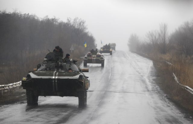 Οι ΗΠΑ εξετάζουν αποστολή στρατιωτικού εξοπλισμού στην Ουκρανία