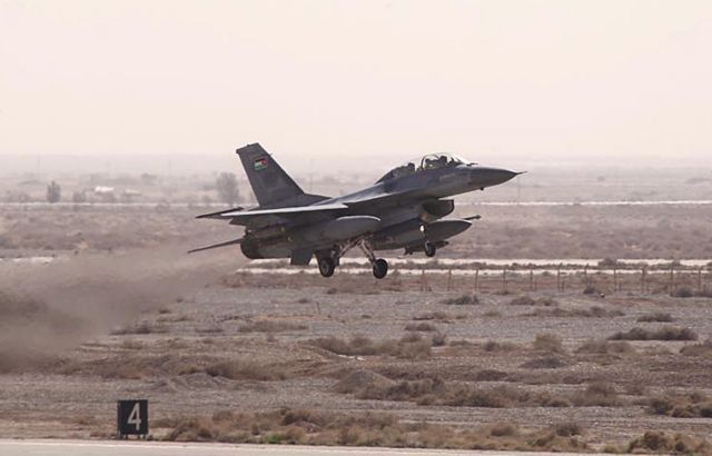 H Ιορδανία βομβαρδίζει θέσεις της ISIS, «και είναι μόνο η αρχή»